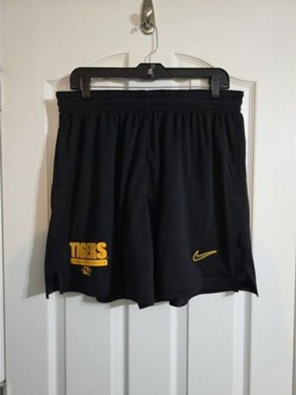 Nike Dri-FIT University Of Missouri Tigers Men's Size XL Black Shorts HF9781-010
